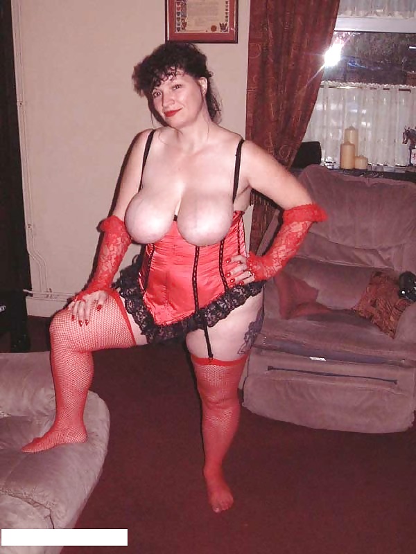 胸の張ったイギリス人女性売春婦キム
 #12629622