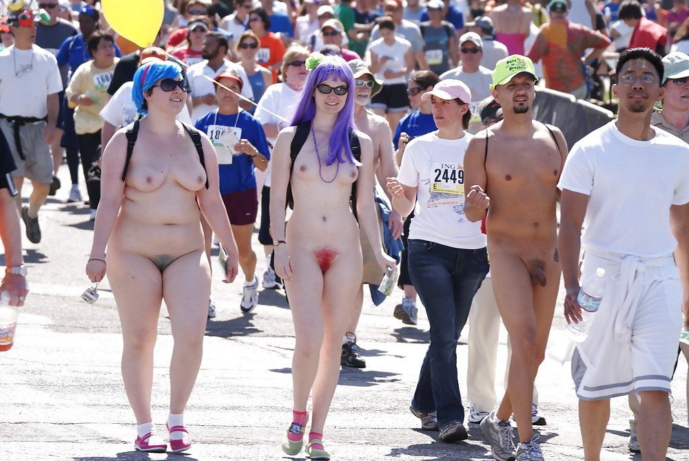 Protesta in bicicletta nuda
 #7238198