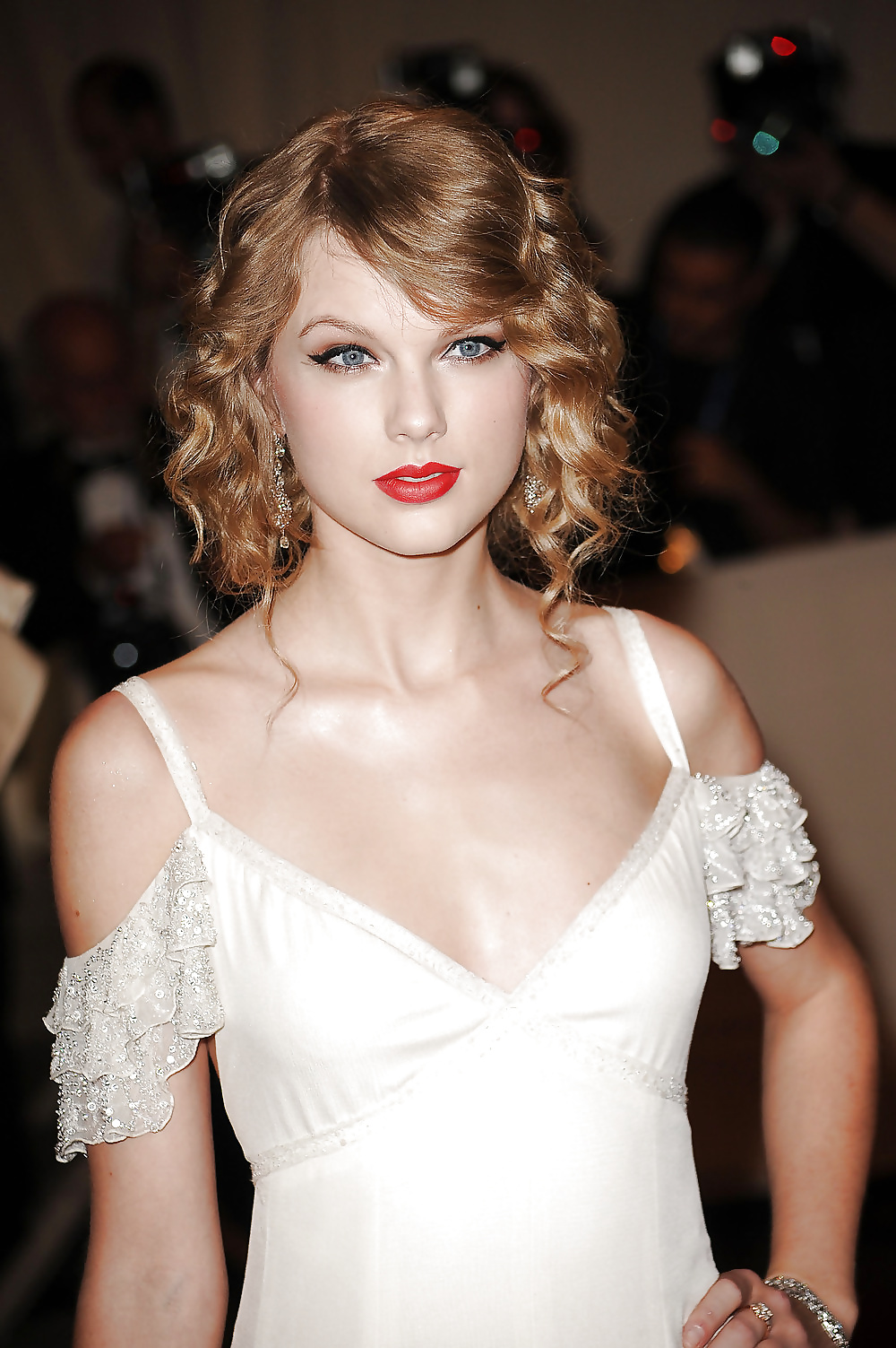 Taylor swift
 #20518611