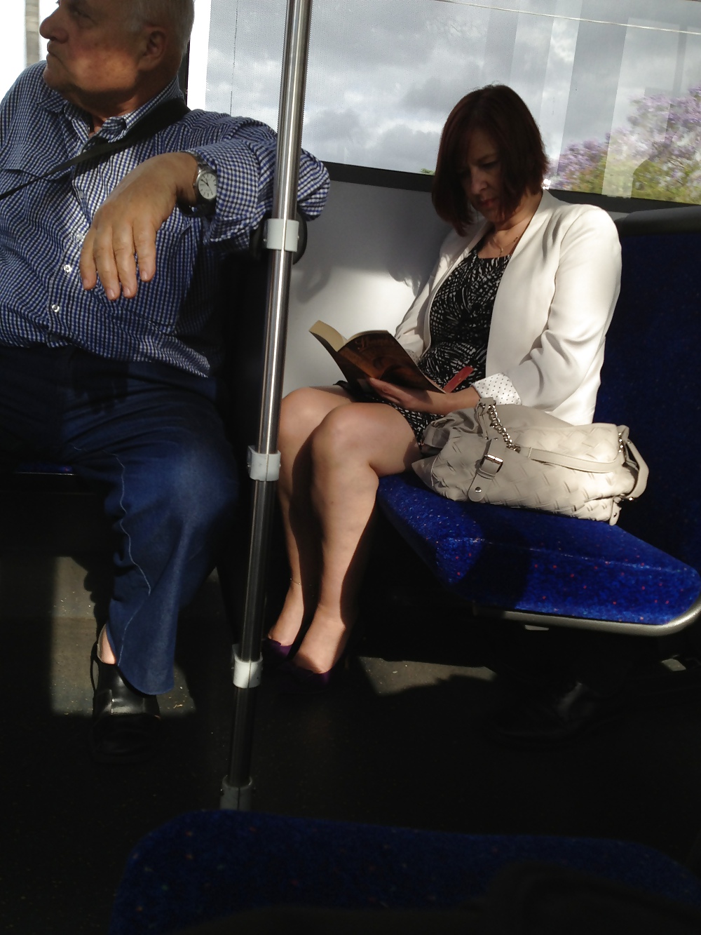 Big MILF Boob Sur Mon Bus #15635558