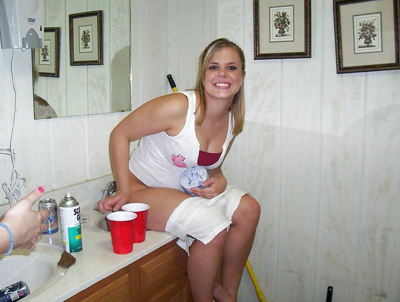 Girls Pee in the Sink? #4621347