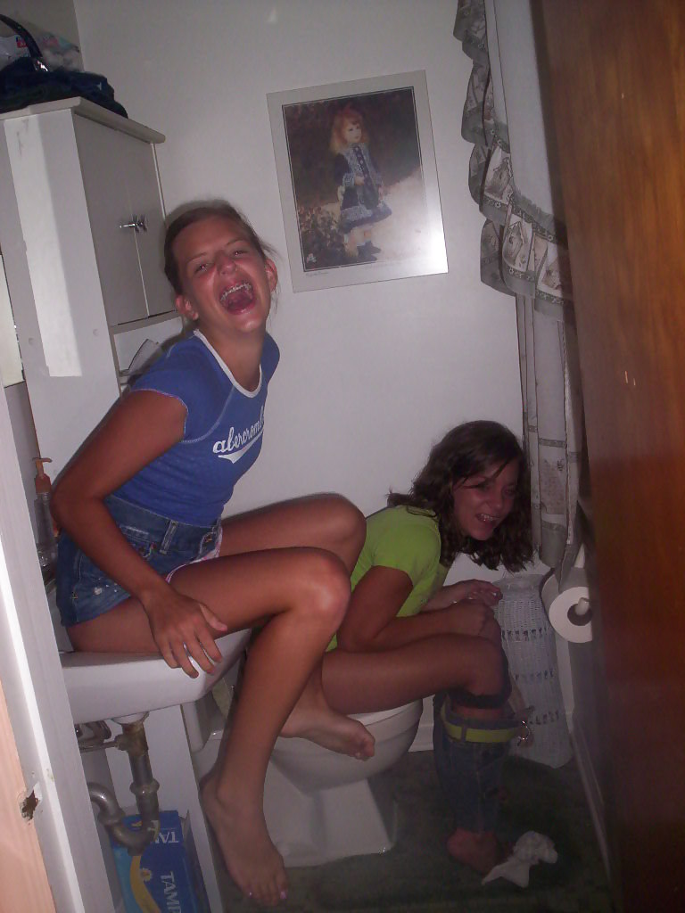 Girls Pee in the Sink? #4621512