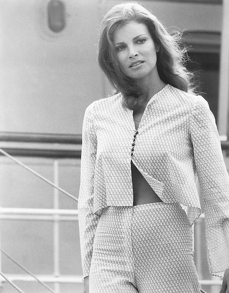 Raquel welch
 #15323651