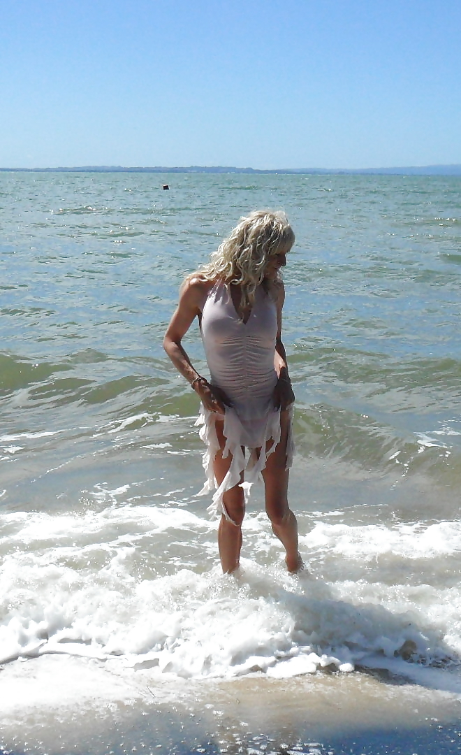 Mild crimson ruffle dress #9680273