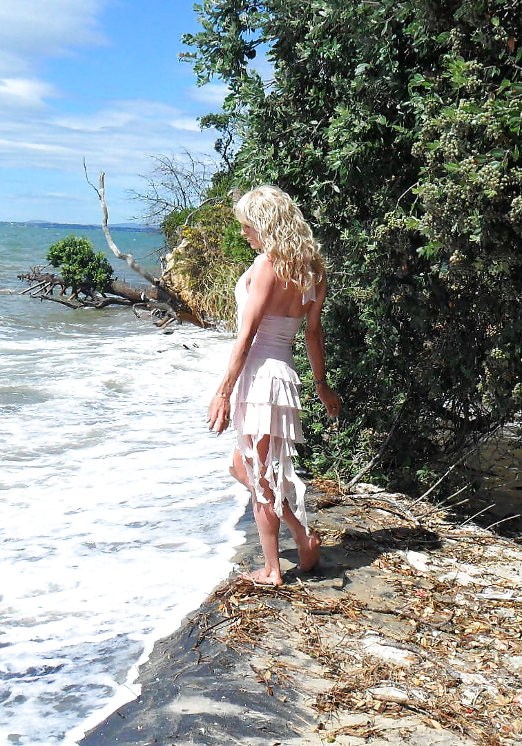 Mild crimson ruffle dress #9680339