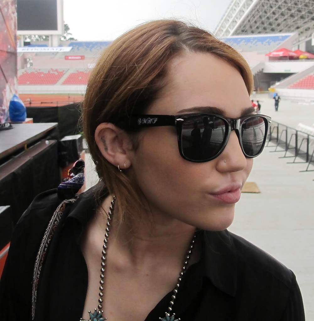 MILEY CYRUS #10019851