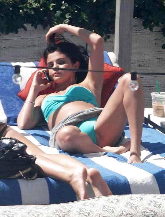 Selena Gomez bikini in Miami #11524903