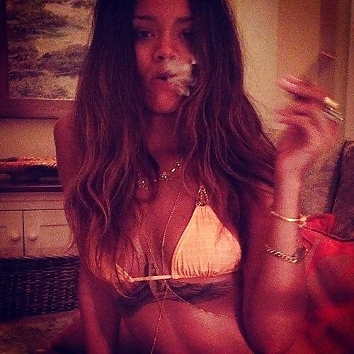 Robyn Rihanna Fenty Twitter Photo's #13335816