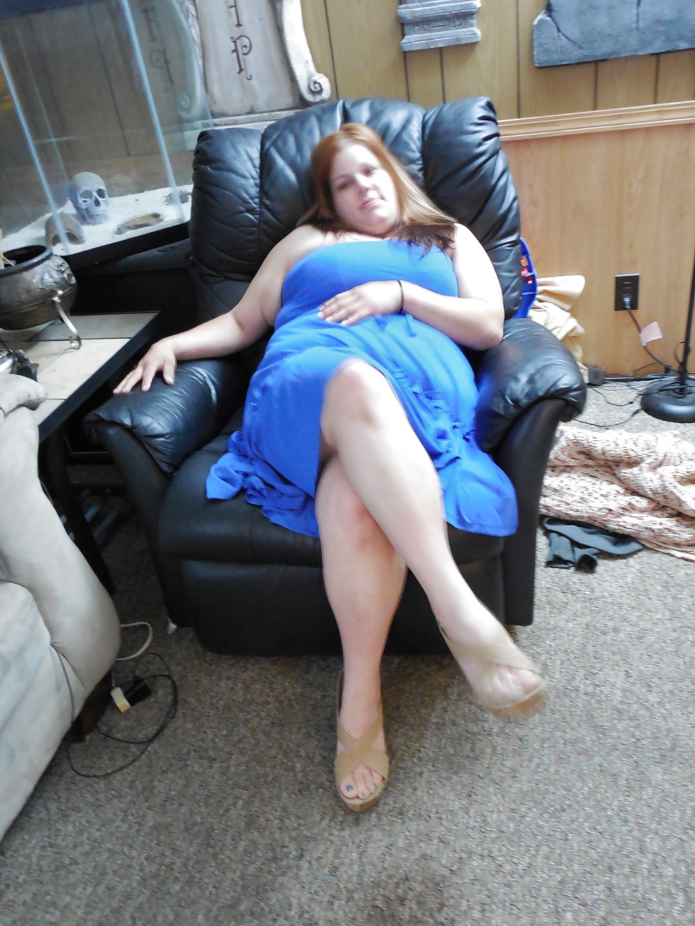 Bbw Freundin In Sexy Blauen Kleid (Spreizung Beine Und Muschi) #18256230
