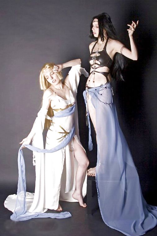 Savory Challenging Shaiya cosplayers