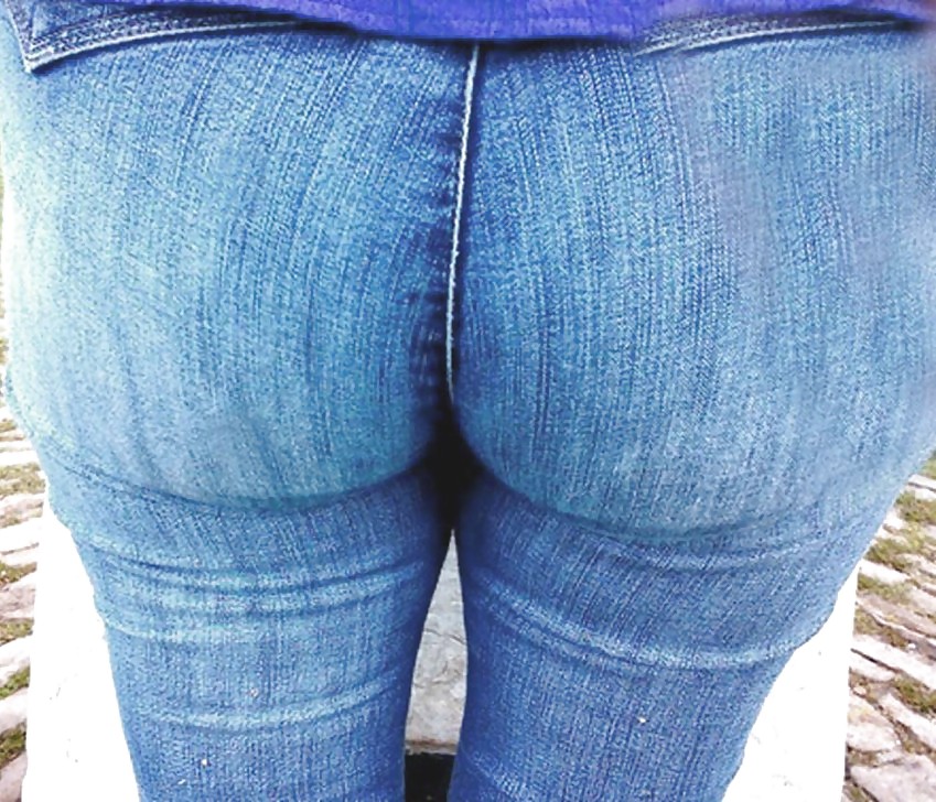 Queens in Jeans CXXXIV #11222285