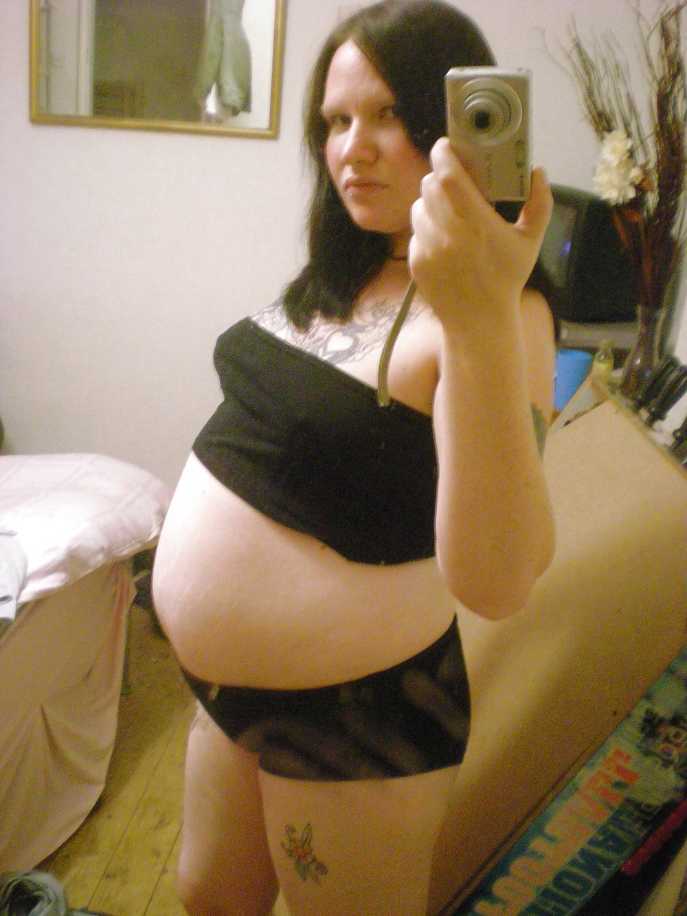 Some Images of  AMATEUR Pregnant Babe #19270823