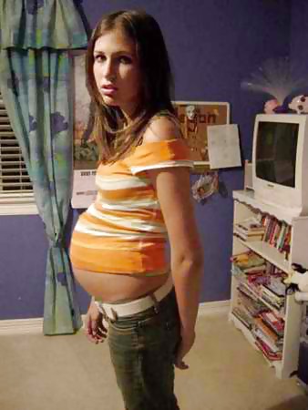 Some Images of  AMATEUR Pregnant Babe #19270844