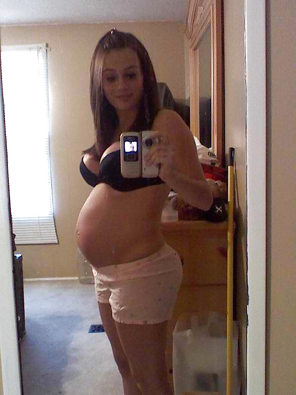 Some Images of  AMATEUR Pregnant Babe #19270855