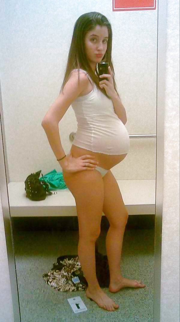 Some Images of  AMATEUR Pregnant Babe #19270883