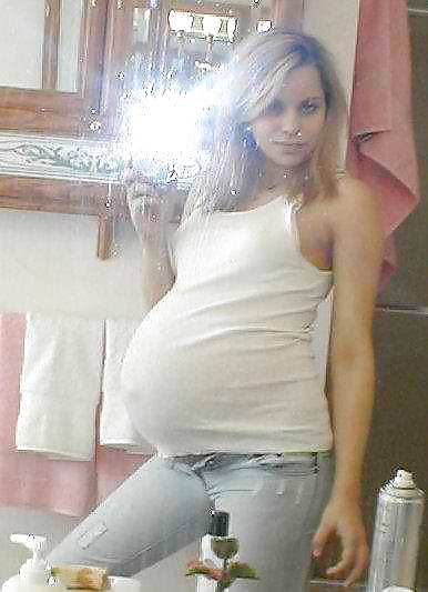 Some Images of  AMATEUR Pregnant Babe #19270897