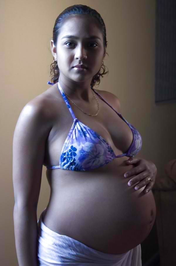 Some Images of  AMATEUR Pregnant Babe #19270911