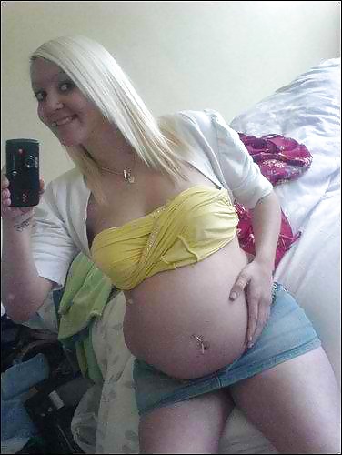 Some Images of  AMATEUR Pregnant Babe #19270915