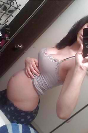 Some Images of  AMATEUR Pregnant Babe #19270940