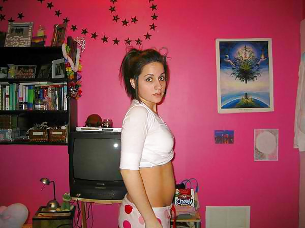 Some Images of  AMATEUR Pregnant Babe #19270947