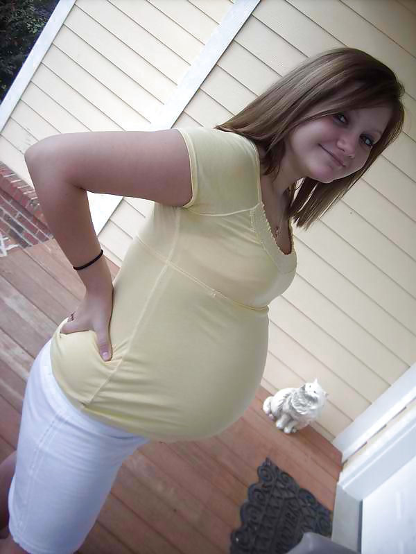 Some Images of  AMATEUR Pregnant Babe #19270973