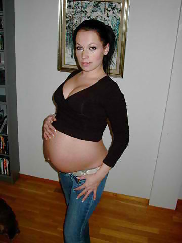 Some Images of  AMATEUR Pregnant Babe #19270991