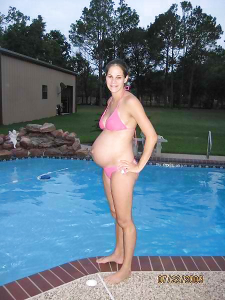Some Images of  AMATEUR Pregnant Babe #19271002
