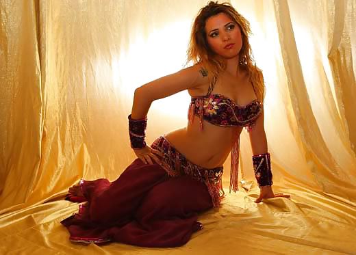 Chicas de la danza del vientre árabe
 #13408340