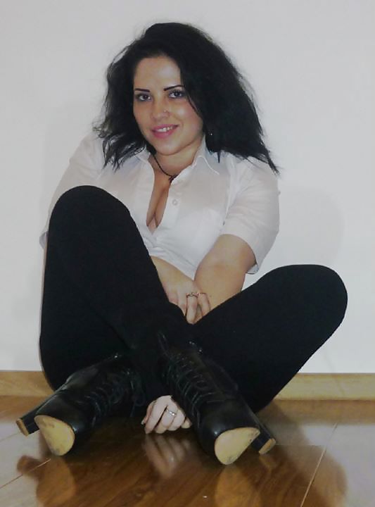 REAL COUGARS POSING DIRTY #20000970