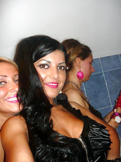 REAL COUGARS POSING DIRTY #20001195