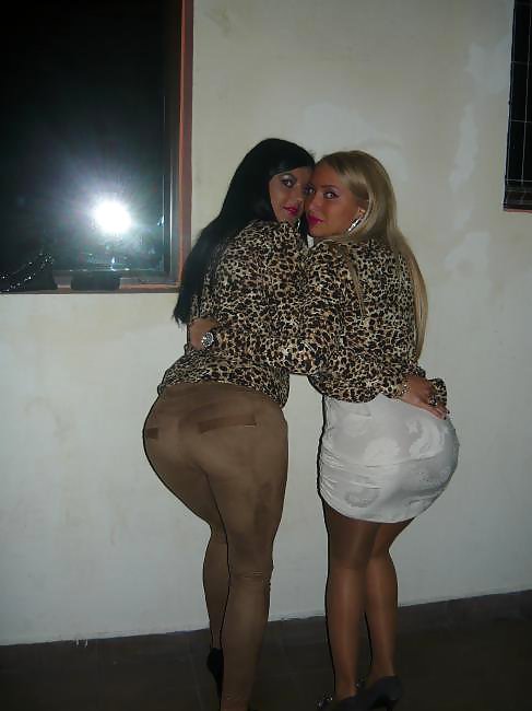 REAL COUGARS POSING DIRTY #20001220