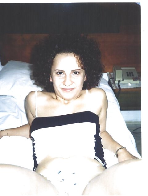 Curly brunette amateur Tania posing #20908005