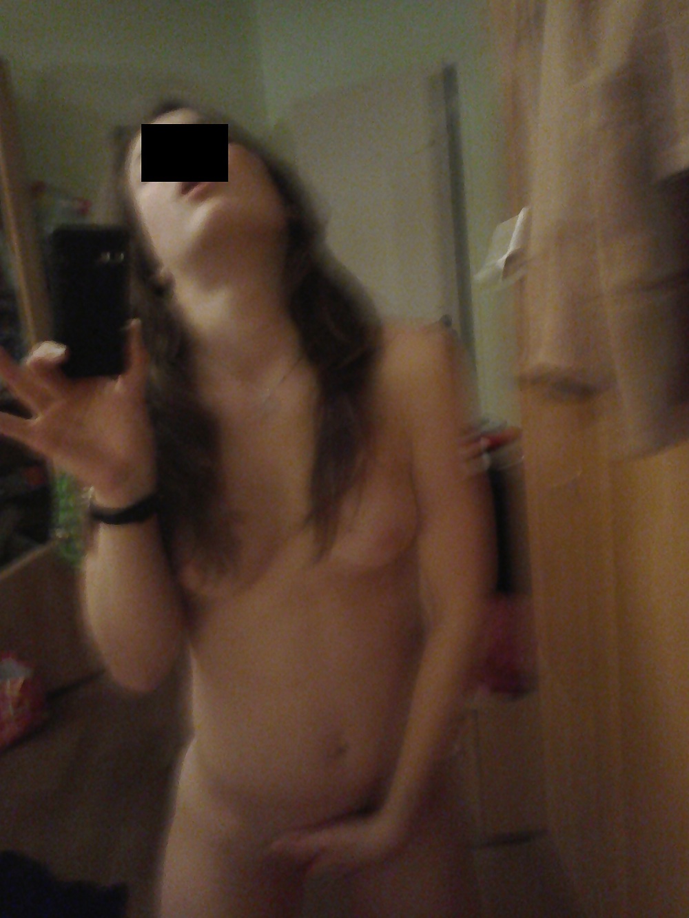 Exposed 18yo Girlfriend - Amateur German Private Nude 2 #22106508