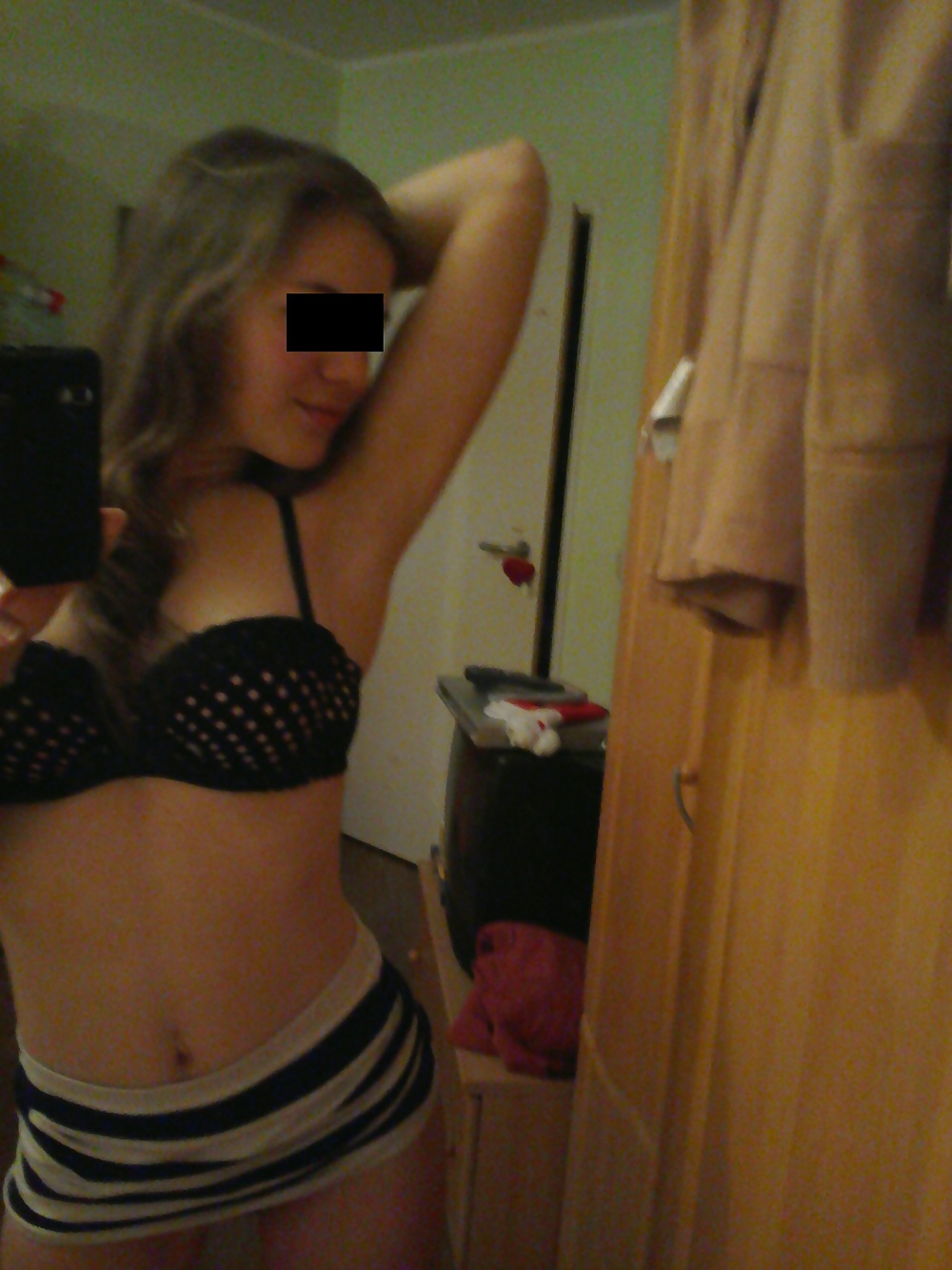Exposed 18yo Girlfriend - Amateur German Private Nude 2 #22106521