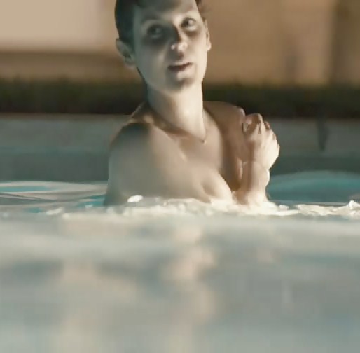 Melanie Lynskey collection #676220