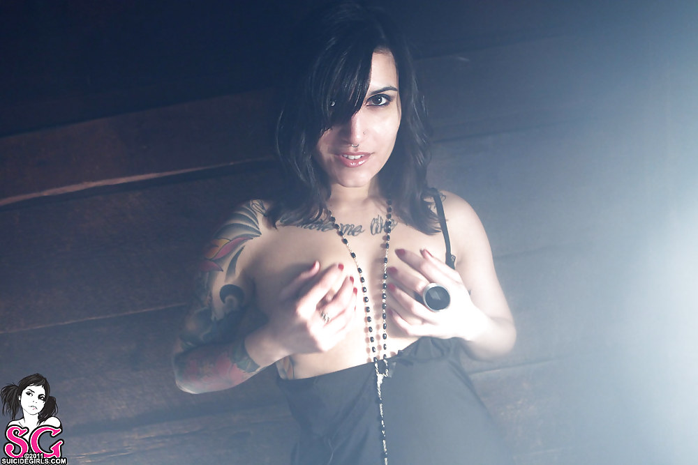 Lee suicida (suicidegirl) - mix - punxxx
 #11885548