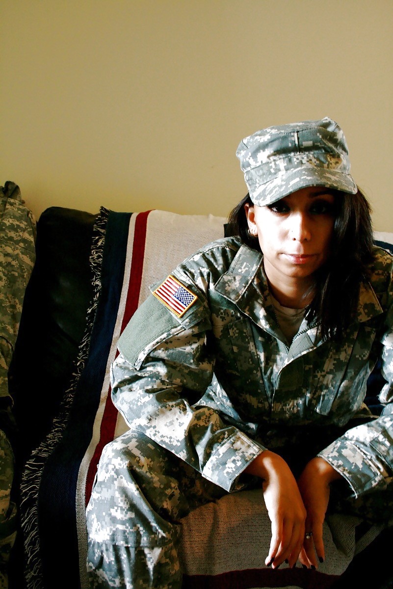 Armee Schlampe - Sgt Surina Malik #19776354