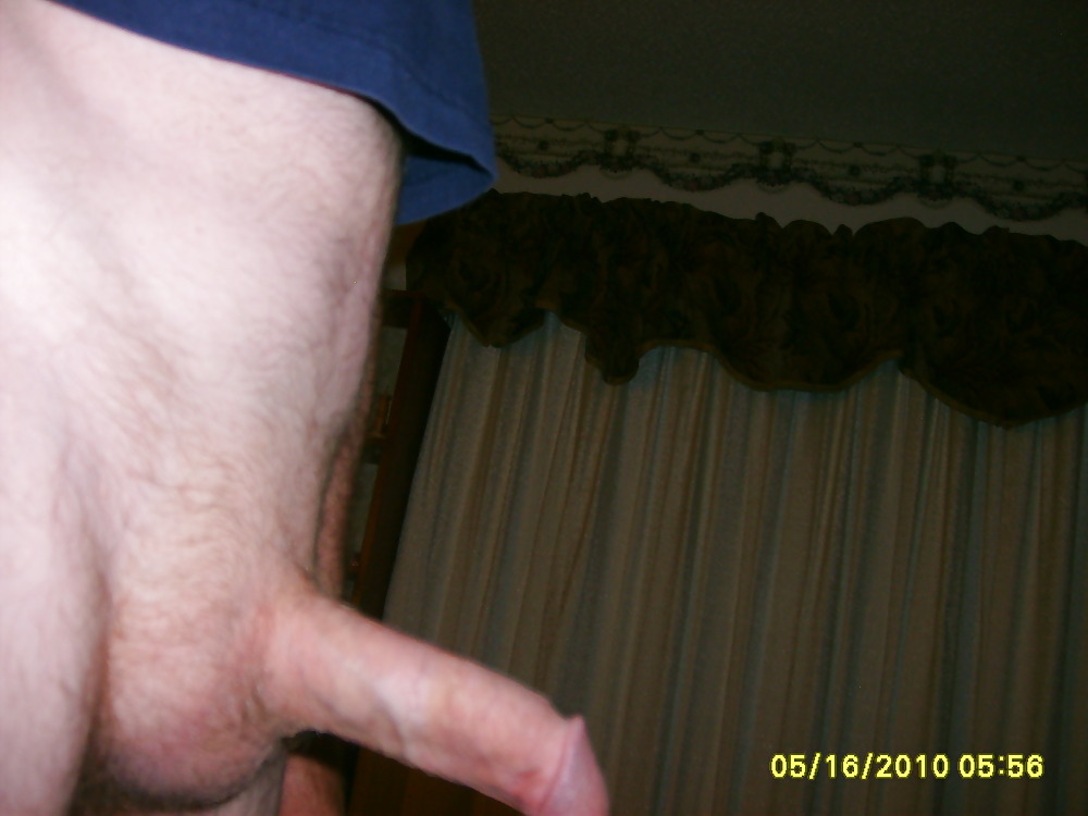 Mi polla después de recortarla con un cepillo
 #581015