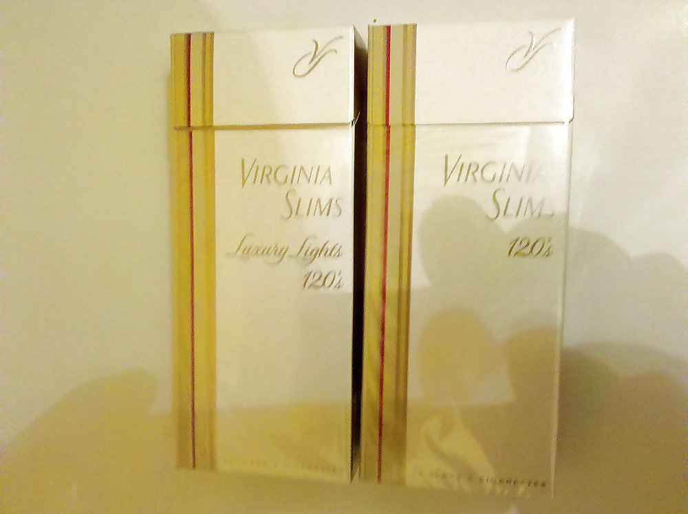 Virginia Slims Vintage Commercial Pics and Packs #22378408