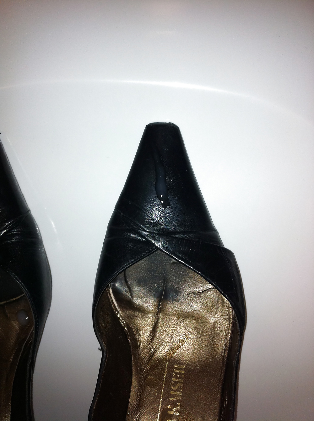 Schuhe der Kollegin besamt - Teil 7 #14749782