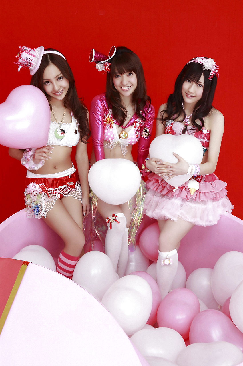 日本のJ-POPアイドル、板野友美さん (1)
 #6223609