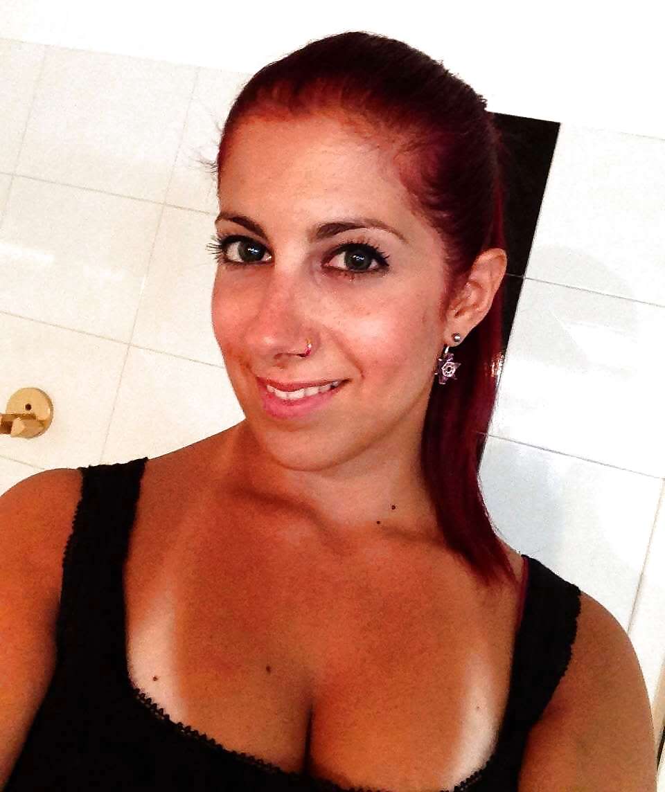Netter Brunette (nn) #22505219