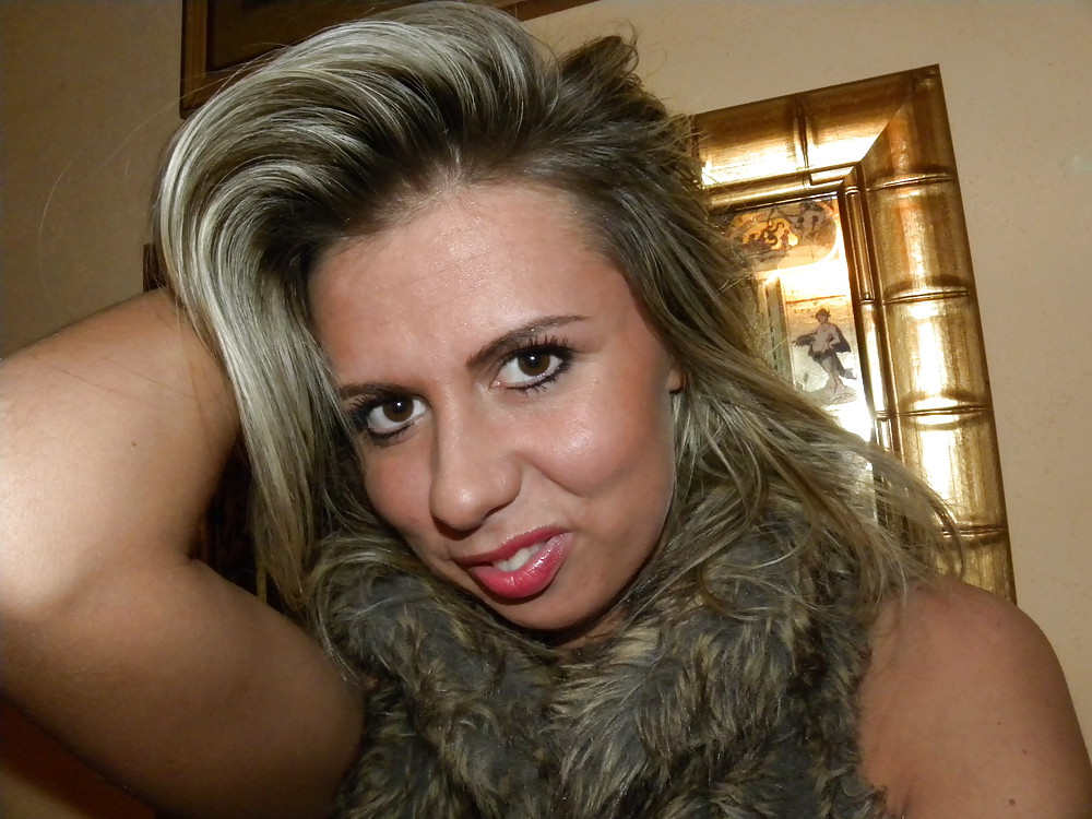 Horny Self-Shot Horny Babe 1 #9734333