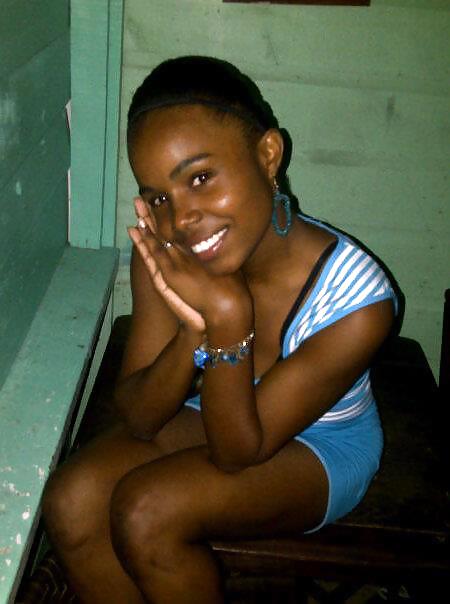 Ebony Honduras. #9848454