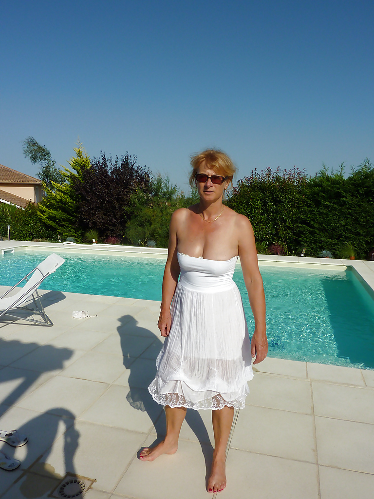 Mature Woman Shows All #8324486