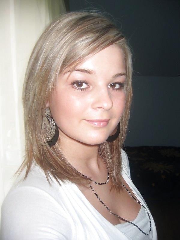 Which one would you like to fick ?  #18120468