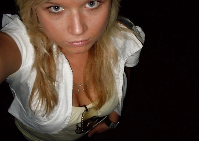 Which one would you like to fick ?  #18120472