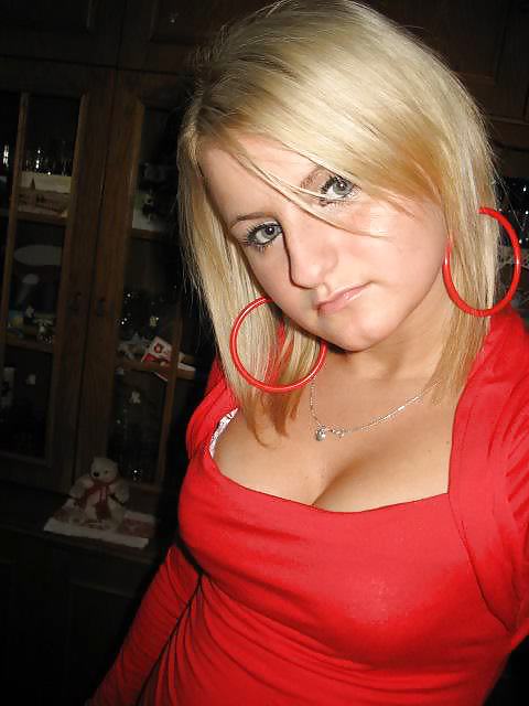 Which one would you like to fick ?  #18120481