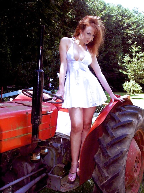 Red #4071387