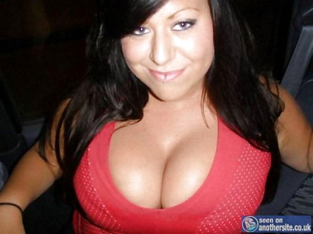 Awesome Cleavage #7372332